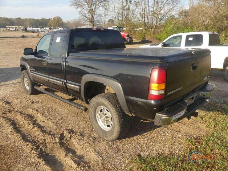 2002-chevrolet-2500hd-image-3