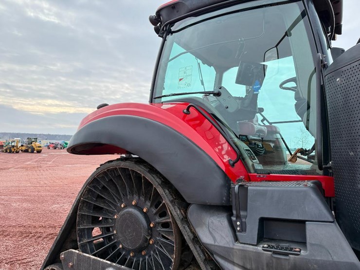 case-ih-magnum-380-rowtrac-image-36