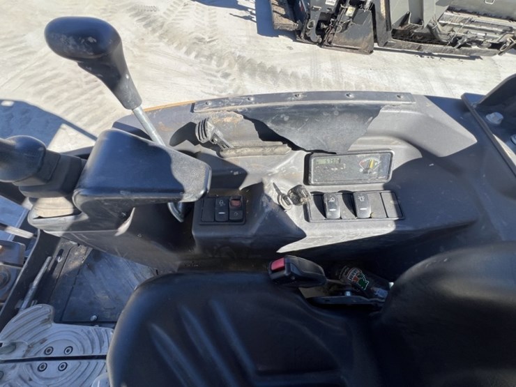 2022-volvo-ecr25d-image-28