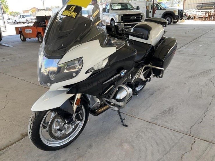 2015-bmw-1200rt-motorcycle-image-4