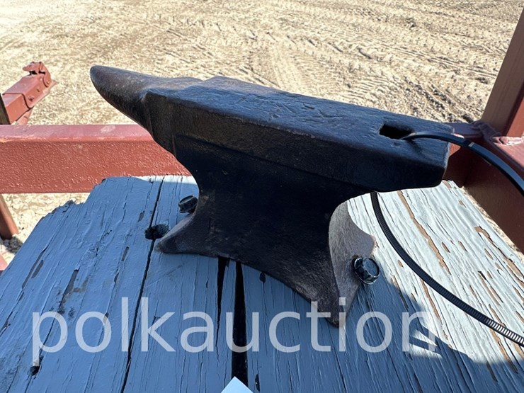 1721---8.5"-x-2"-anvil---from-the-harlan-beer-estate-image-3