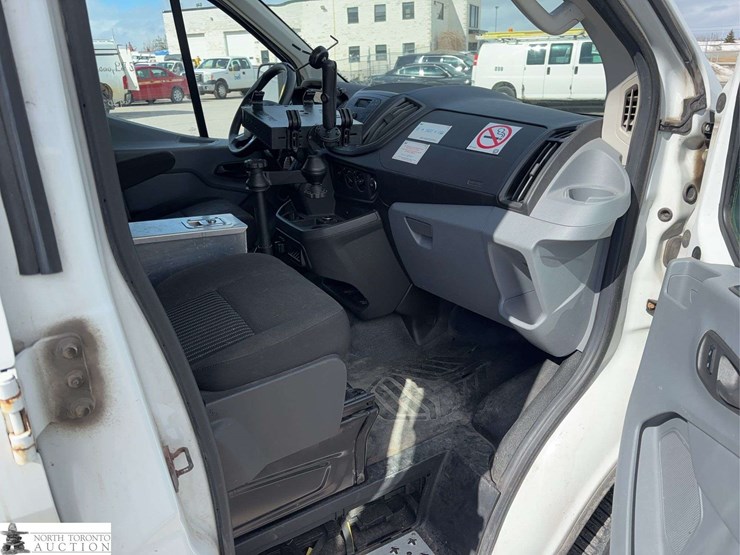 2017-ford-transit-image-12