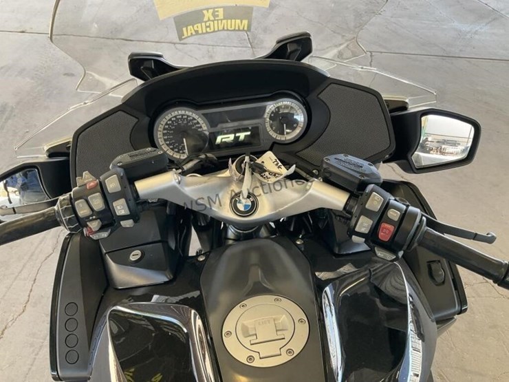 2015-bmw-1200rt-motorcycle-image-12