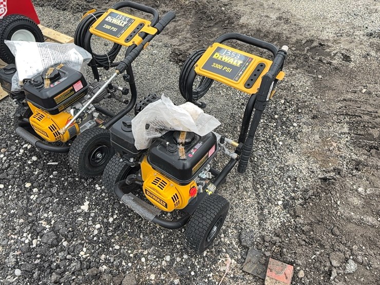 new-dewalt-3300psi-pressure-washer-image-1