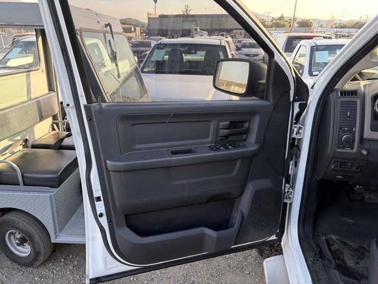 2012-dodge-2500-image-10