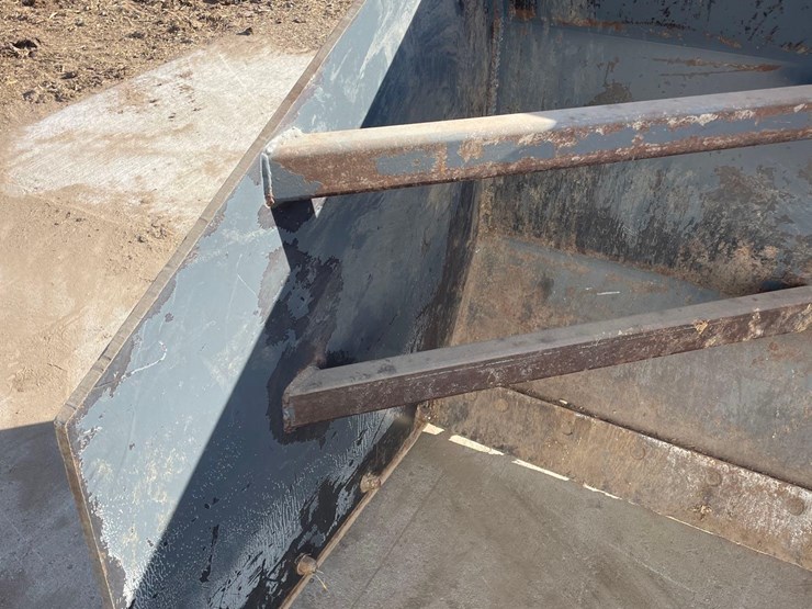 raveling-12ft-volvo-loader-mount-push-blade--1-owner-image-10