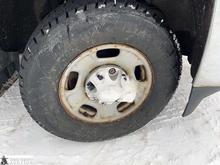 2016-chevrolet-silverado-2500hd-image-30