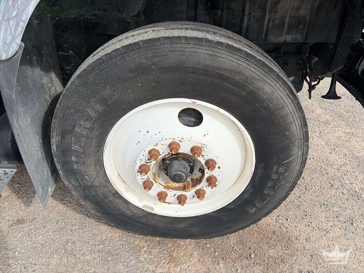 2006-international-7600-image-27