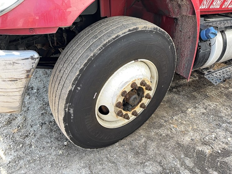 2017-international-durastar-4300-image-11