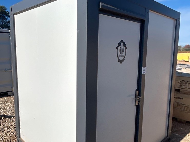 portable-restroom/shower-image-2