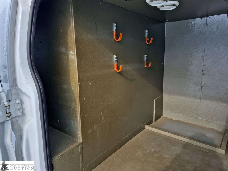 2016-ford-transit-image-24