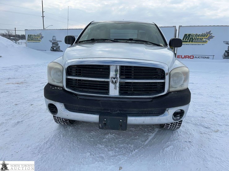 2008-dodge-ram-1500-image-2