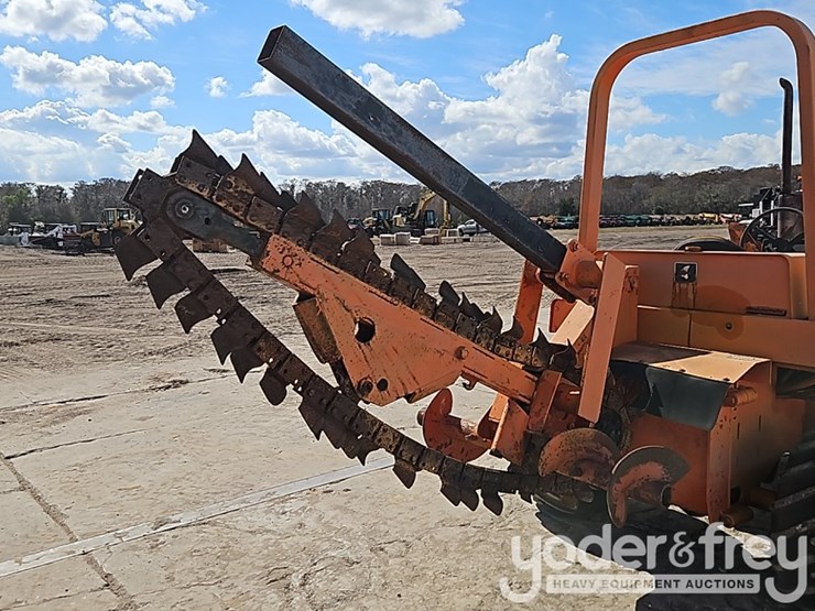 ditch-witch-3210-image-18