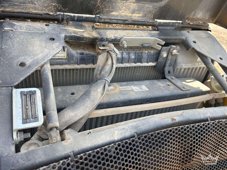 2013-caterpillar-420f-image-10