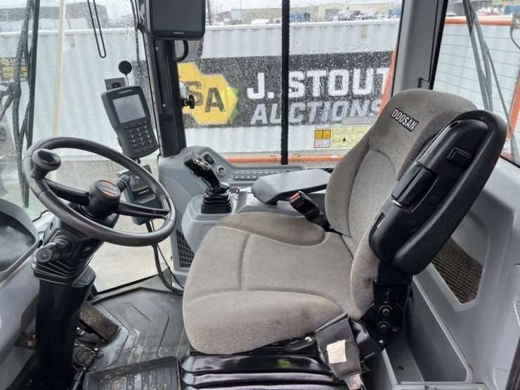 2021-doosan-dl320-7-image-26