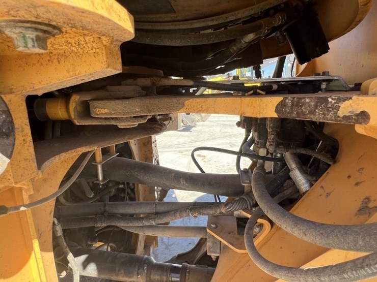 2022-volvo-l90h-image-26