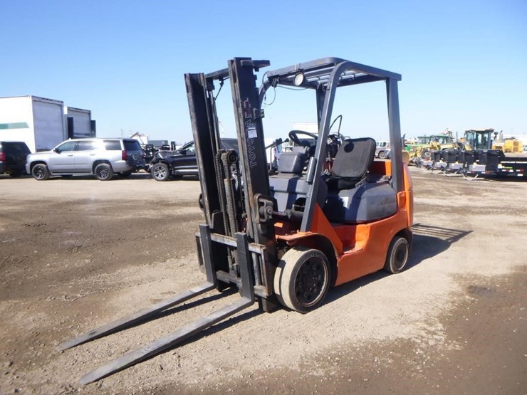 toyota-7fguc20-forklift-image-1