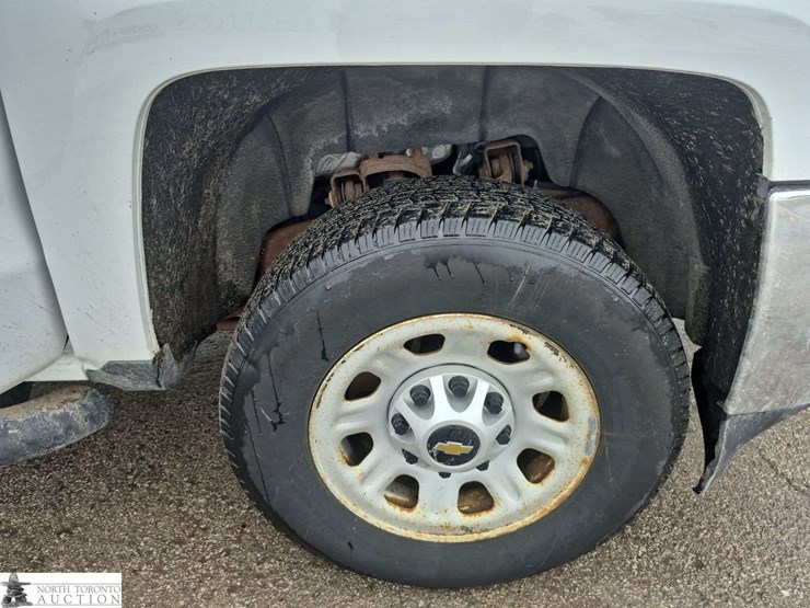 2016-chevrolet-silverado-2500hd-image-29