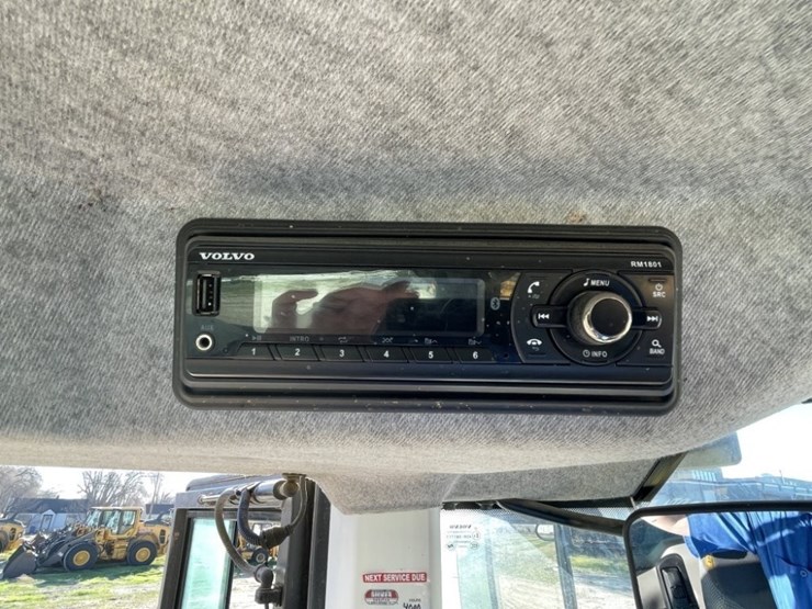 2023-volvo-l70h-image-47