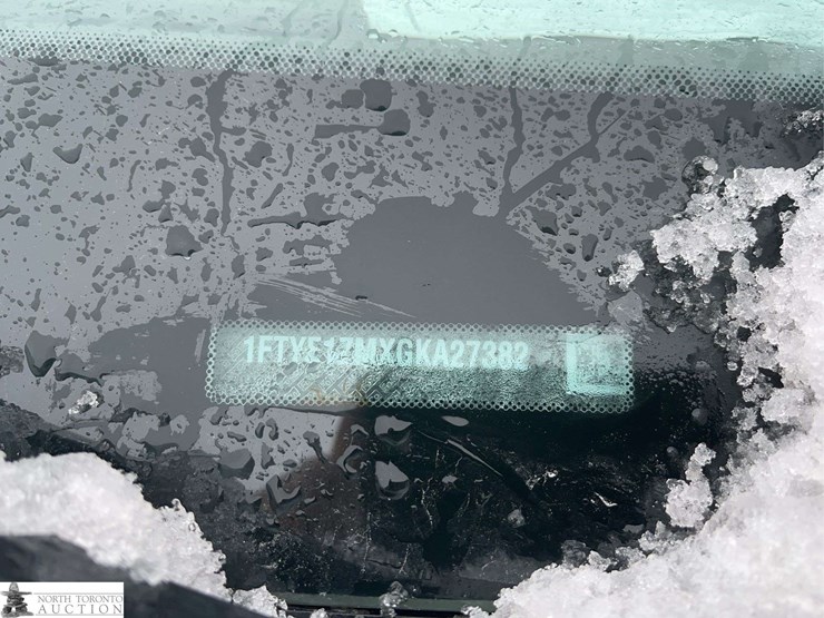 2016-ford-transit-image-12