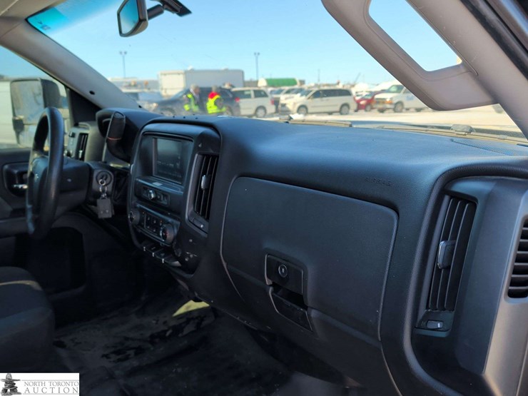 2016-chevrolet-silverado-2500hd-image-23