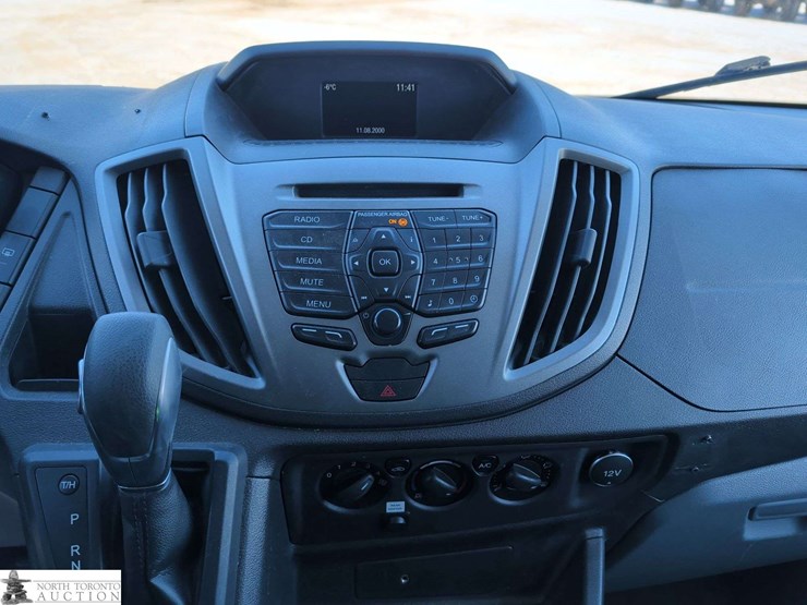 2017-ford-transit-image-21