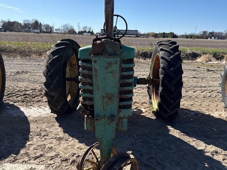 john-deere-b-image-2