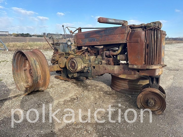 john-deere-720-image-1