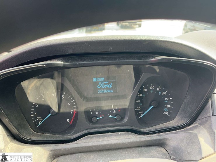 2015-ford-transit-image-18