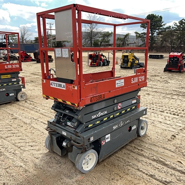 2017 SKYJACK SJIII3219