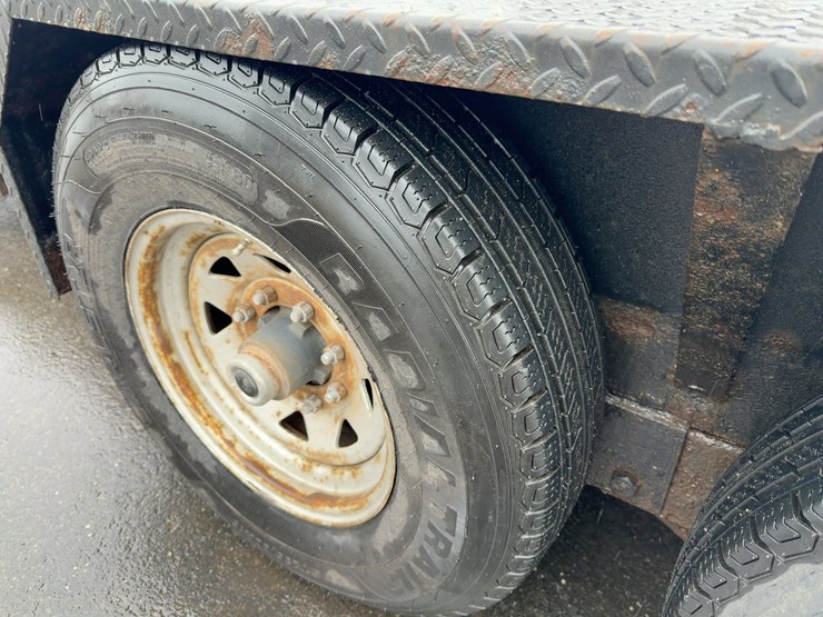 2005-cam-superline-18'-t/a-tilt-deck-trailer-image-12