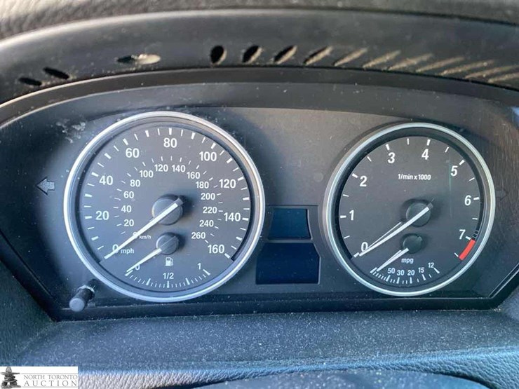 2011-bmw-x5-image-38