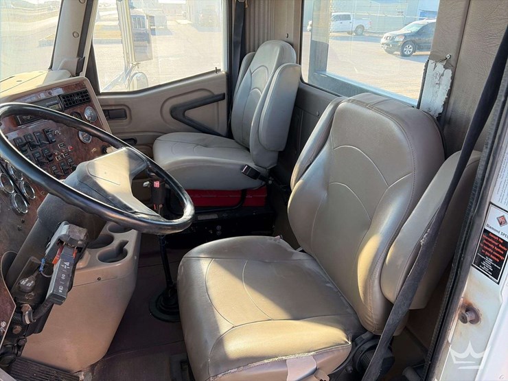 2005-international-5900i-t/a-gardner-denver-kill-truck-image-12