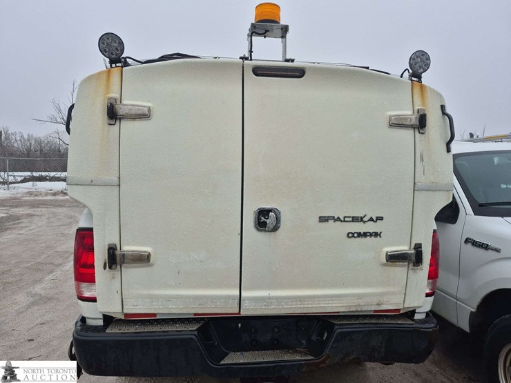 2016-dodge-2500-image-5