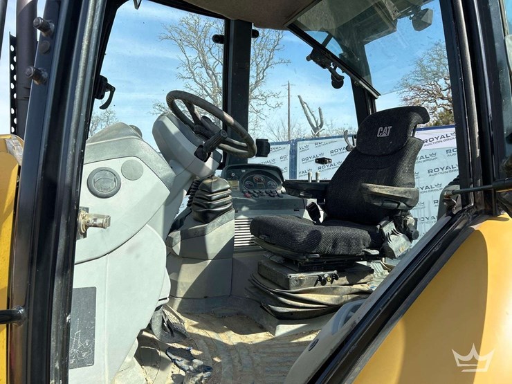 2013-caterpillar-420f-image-11