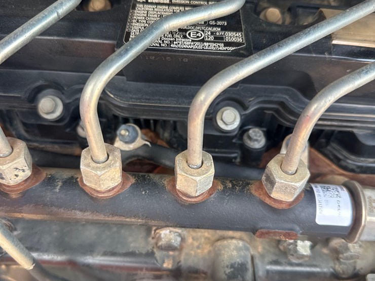 2016-bobcat-s650-image-7