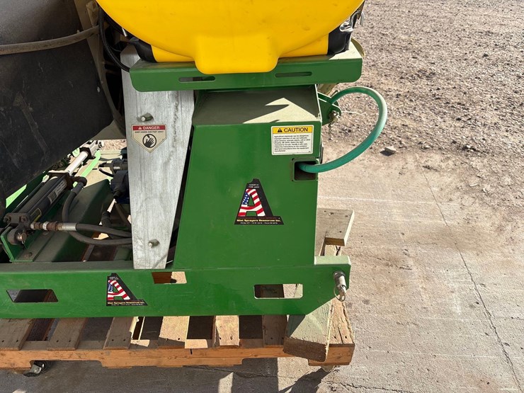 a1-60-gallon-3pt-mist-sprayer--1-owner-image-7