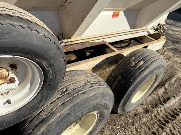 chandler-lime/fertilizer-spreader-image-7