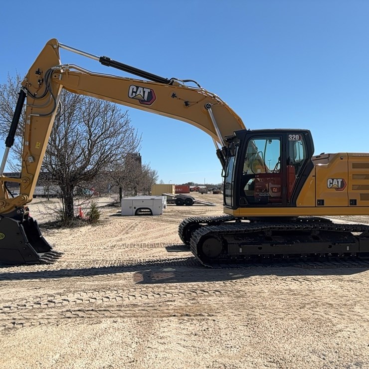 2025 CATERPILLAR 320