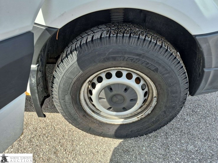 2013-mercedes-benz-sprinter-2500-image-29