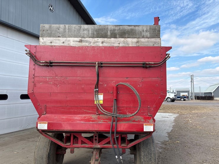 roorda-8ft-x-20ft-rear-unload-silage-wagon-image-4