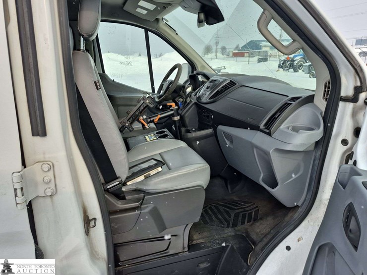 2016-ford-transit-image-26