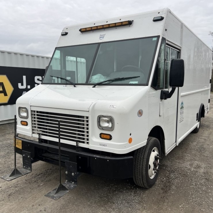 2010 FREIGHTLINER MT55