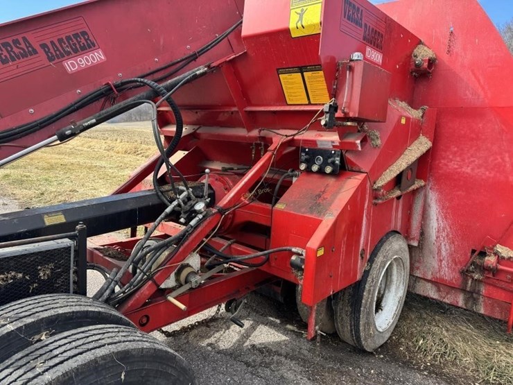 versa-bagger-id900n-silage-bagger---off-site-image-5