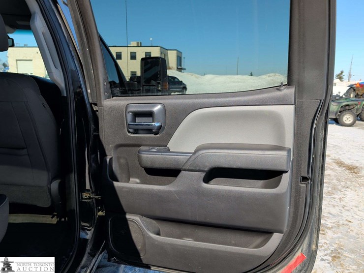 2016-chevrolet-silverado-2500hd-image-25