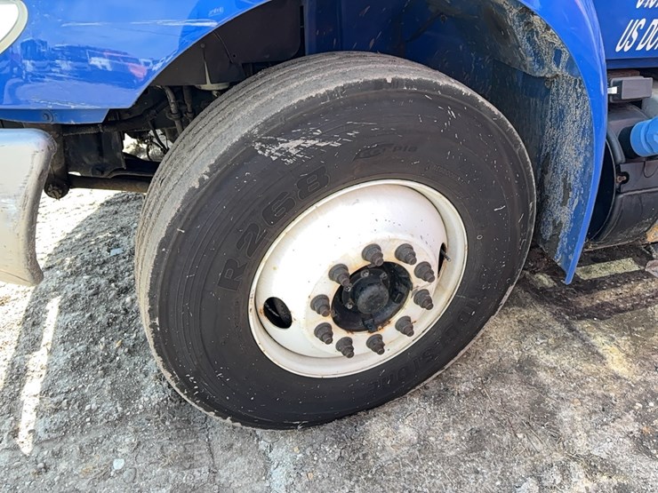 2017-international-durastar-4300-image-13