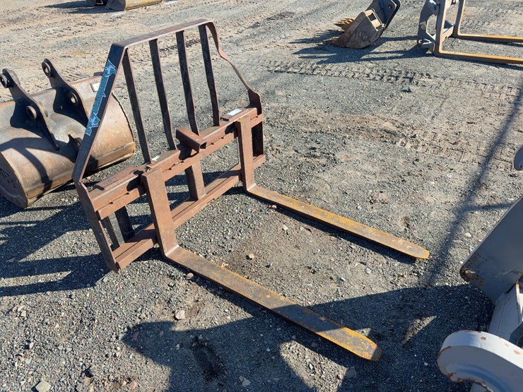 armstrong-48"-forks-image-1