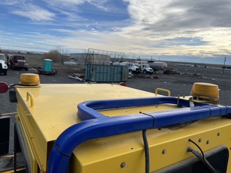 2015-superior-broom-dt80j-image-31