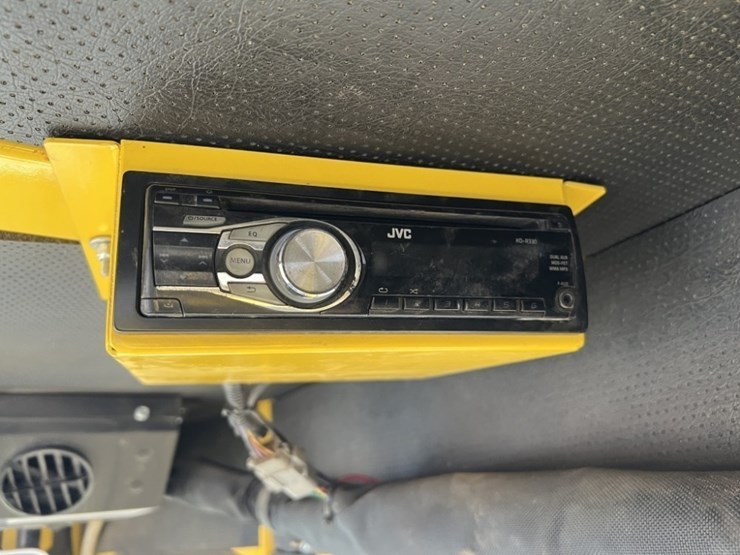 2015-superior-broom-dt80j-image-36