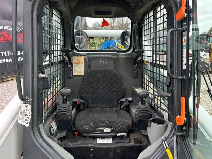 2022-bobcat-t740-image-20